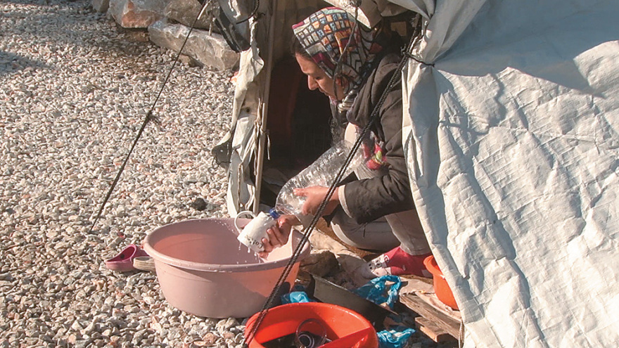 Μεταναστευτικό ώρα μηδέν: Το protothema.gr στη «ζούγκλα» της Μόριας - Δείτε βίντεο