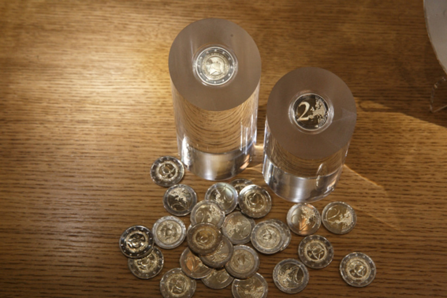 Δείτε τα νομίσματα για την επέτειο των 2.500 ετών από τη Μάχη των Θερμοπυλών και τη Ναυμαχία της Σαλαμίνας