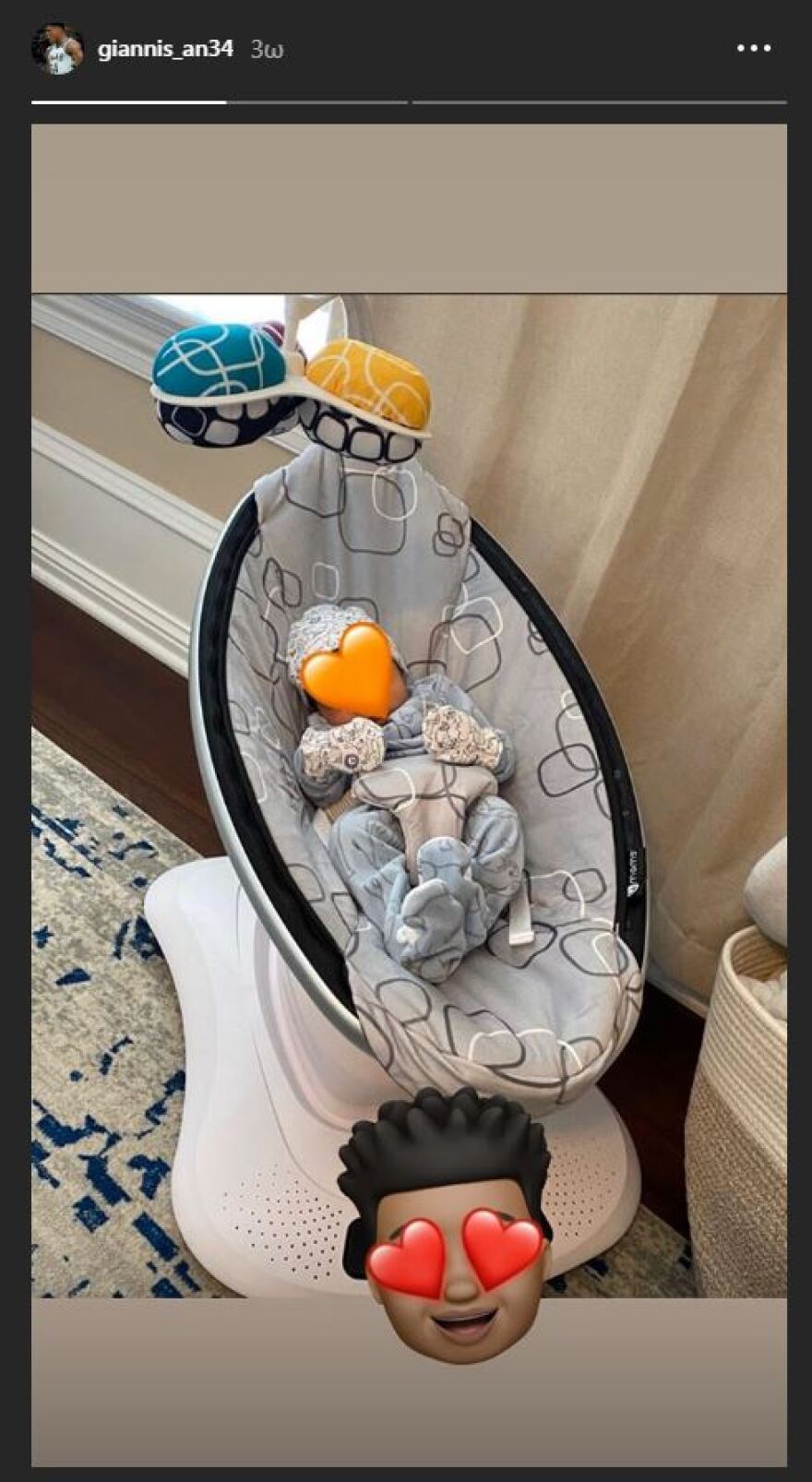 O Γιάννης Αντετοκούνμπο φωτογραφίζει ξανά τον Αντετοκούνμπο Τζούνιορ