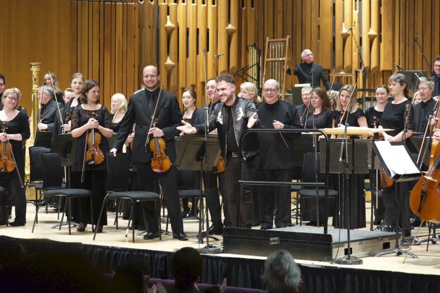 O Δημήτρης Σκύλλας έρχεται με το «Kyrie Eleison» στη Στέγη Ιδρύματος Ωνάση