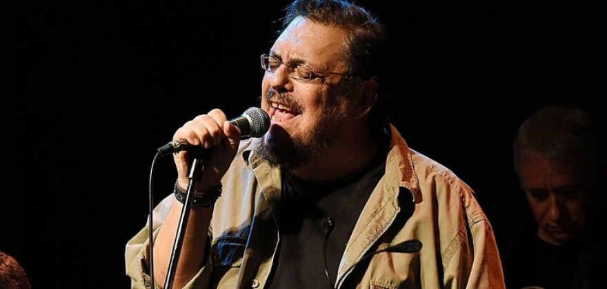 Μίλτος Πασχαλίδης στο protothema.gr: Έτσι γράφτηκε το τραγούδι για τον Βαγγέλη Γιακουμάκη