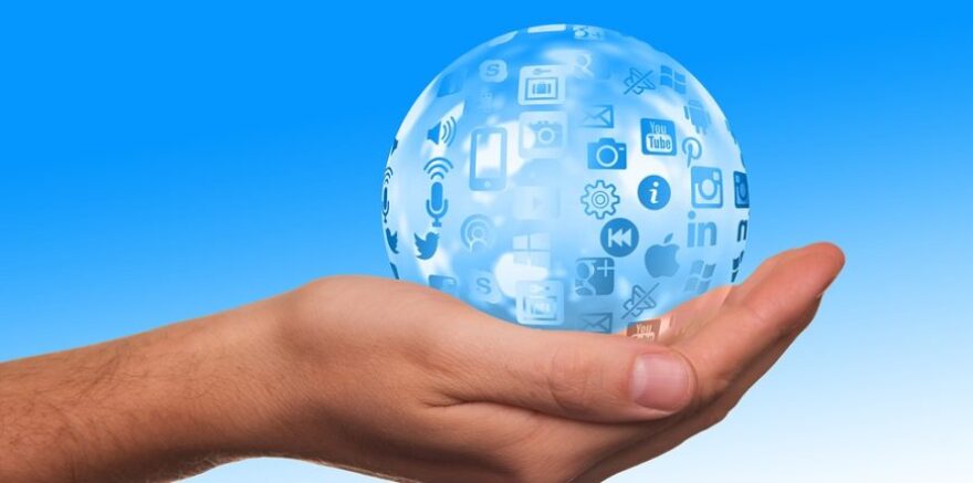 Με ένα «κλικ» η δήλωση γέννησης παιδιού - Τι αλλάζει για την εργασία στην ψηφιακή εποχή