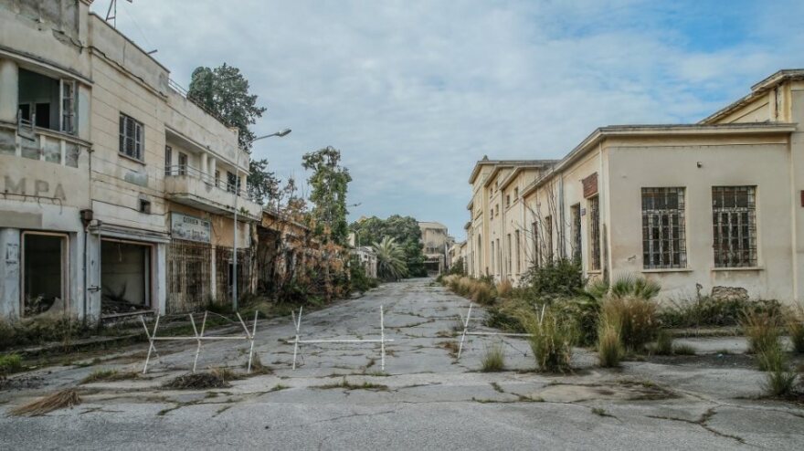 Αμμόχωστος: Ανατριχιαστικό φωτογραφικό οδοιπορικό στην πόλη-φάντασμα