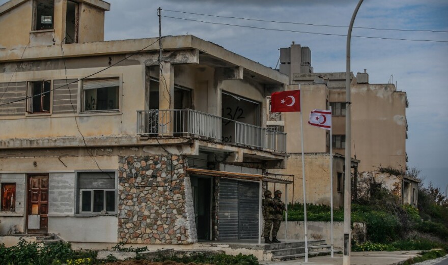 Αμμόχωστος: Ανατριχιαστικό φωτογραφικό οδοιπορικό στην πόλη-φάντασμα