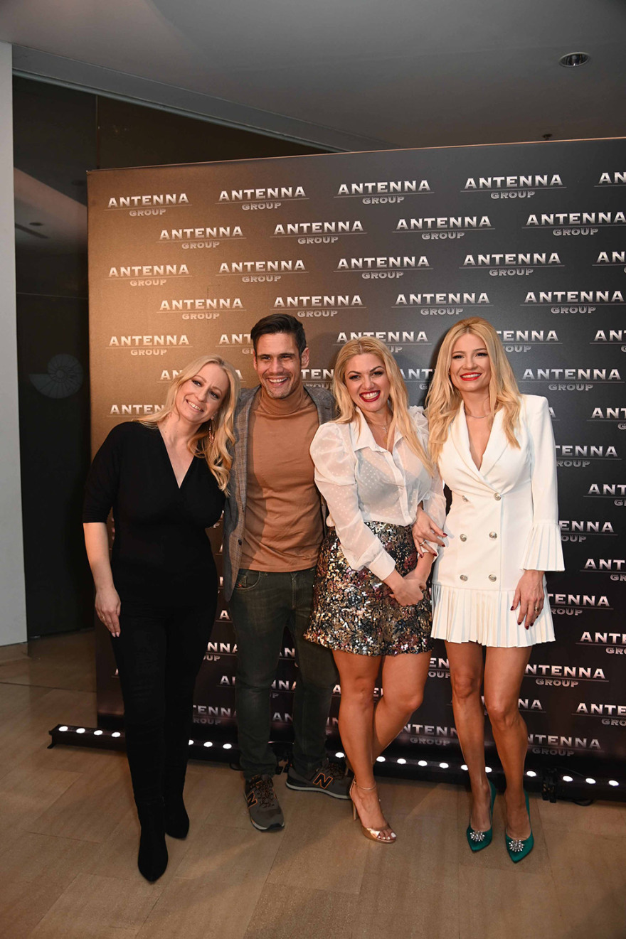  ANTΕΝΝΑ: Λάμψη και γιορτινή ατμόσφαιρα στην κοπή της πρωτοχρονιάτικης πίτας