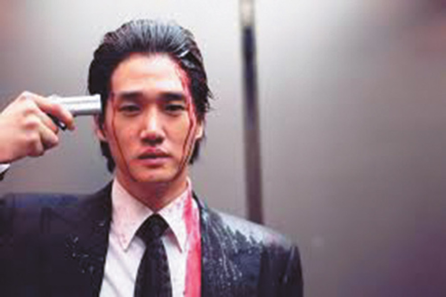 Γιατί το Χόλιγουντ «γράφει» τον Τραμπ και... υποκλίνεται στην Ασία