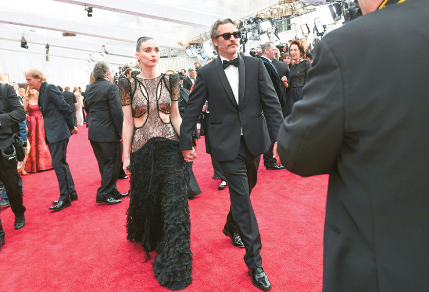 Χοακίν Φίνιξ - Ρούνι Μάρα: Εναλλακτικό love story με «Τζόκερ» και «Μαγδαληνή»