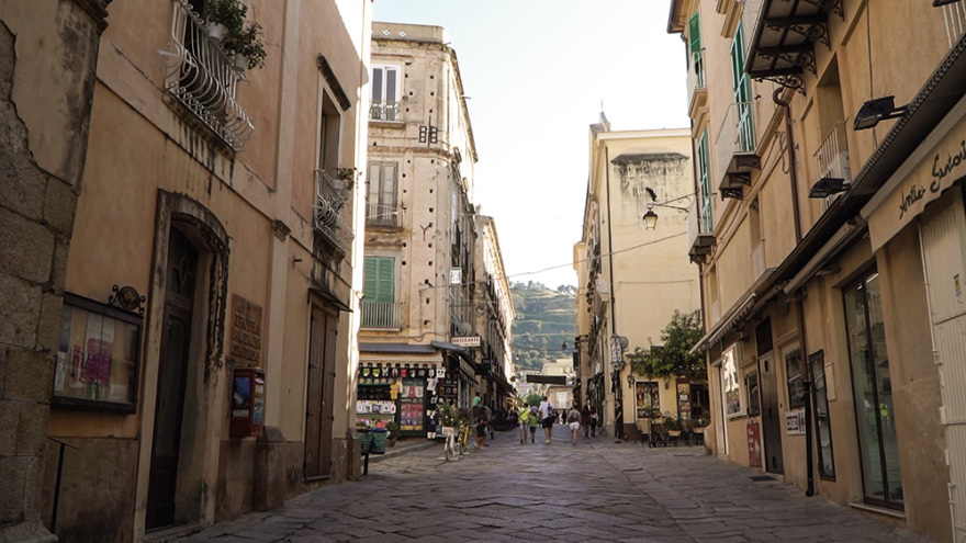 Δωροθέα Μερκούρη: Dolce vita στην Καλαβρία