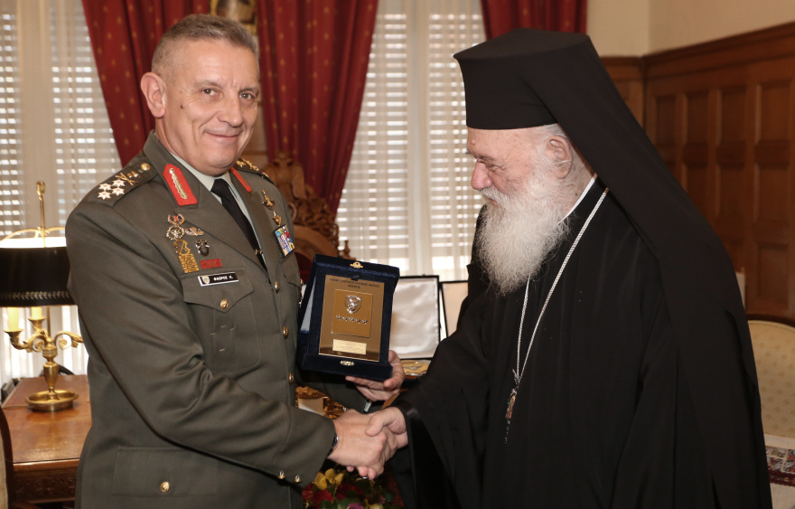 Συνάντηση του Αρχιεπισκόπου Ιερώνυμου με την ηγεσία των Ενόπλων Δυνάμεων - Δείτε φωτογραφίες