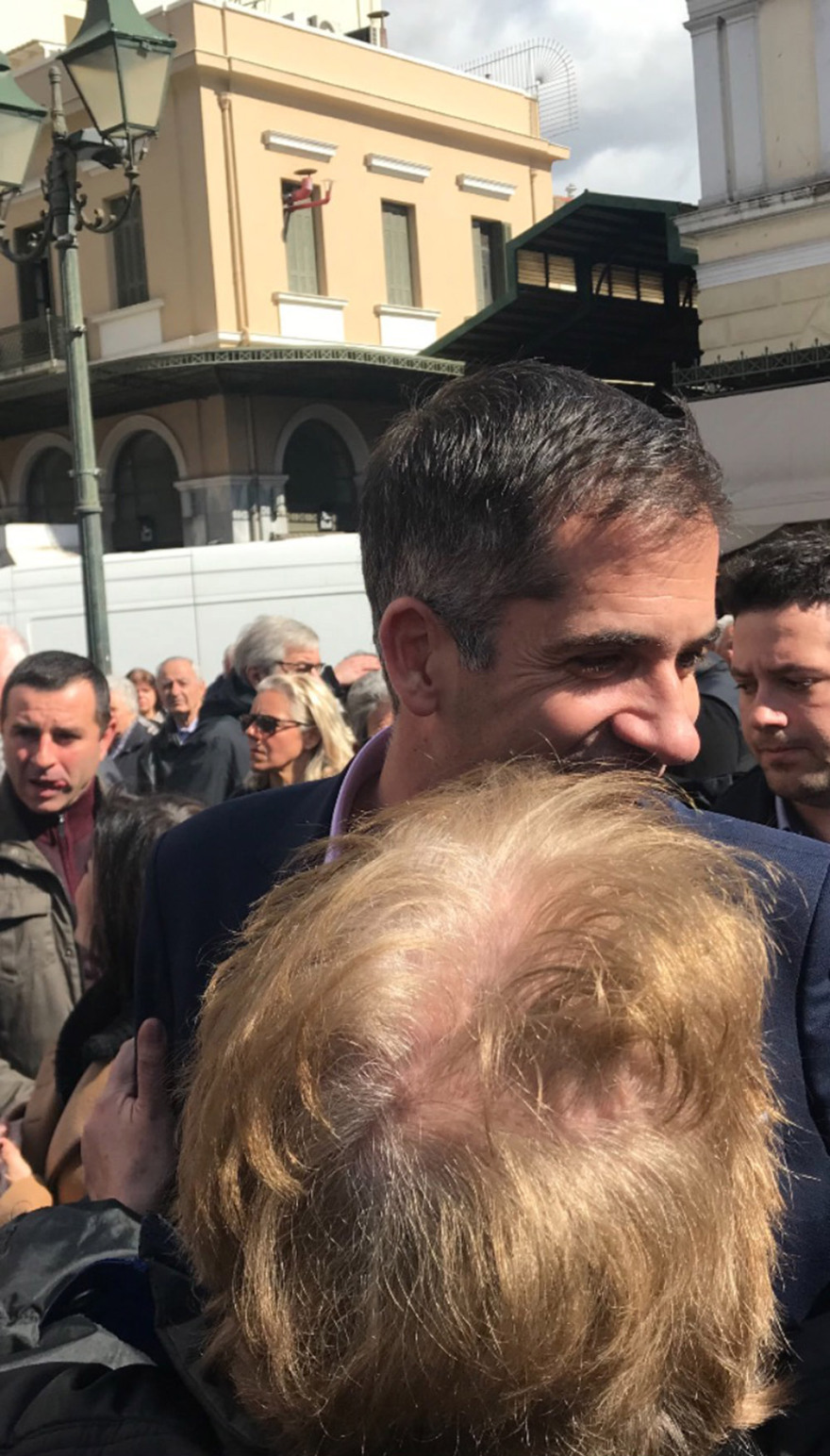 Τσικνοπέμπτη: Τσίκνα, χορός και τραγούδι στη Βαρβάκειο