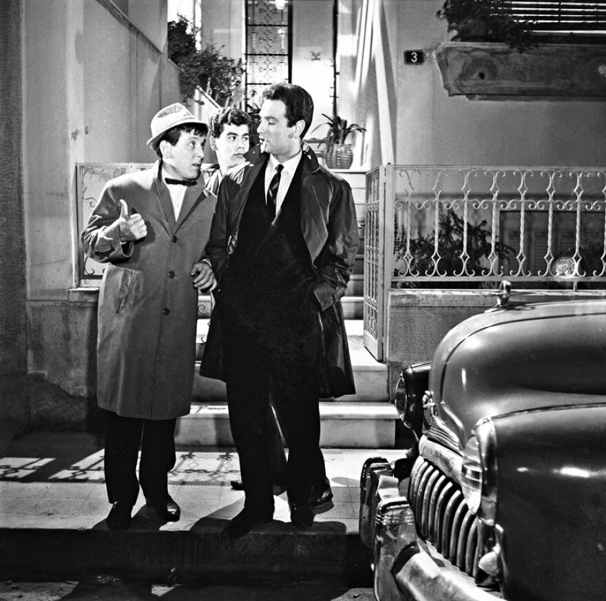 Πέθανε ο Κώστας Βουτσάς: Ένας αειθαλής εραστής της σκηνής και της ζωής