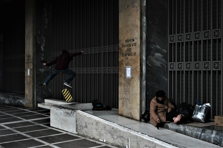 Διάκριση για φωτορεπόρτερ του Πρώτου Θέματος: Δύο φωτογραφίες του επιλέχθηκαν για την έκθεση της ΕΣΗΕΜΘ