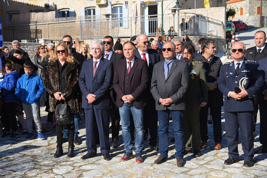  Στα γραφικά σοκάκια του Κότρωνα οι πιστοί τραγούδησαν το Μακεδονία Ξακουστή