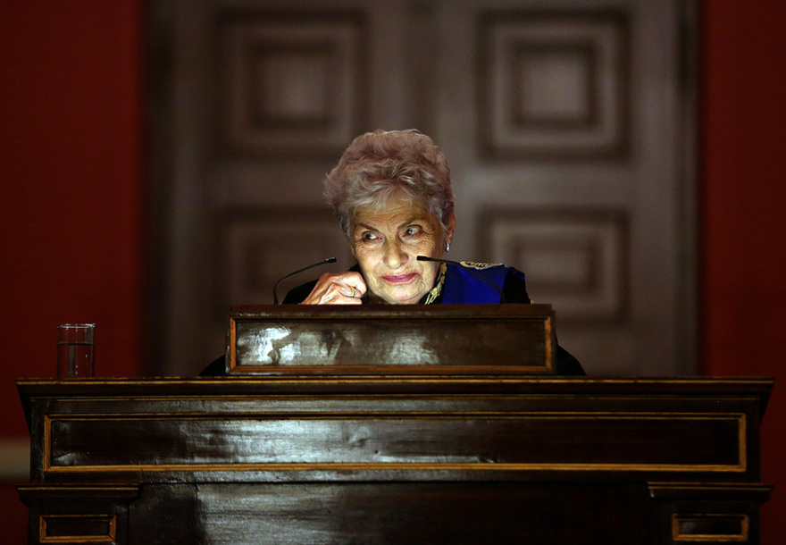 Κική Δημουλά: Ποια ήταν η ποιήτρια που αγάπησε ο κόσμος