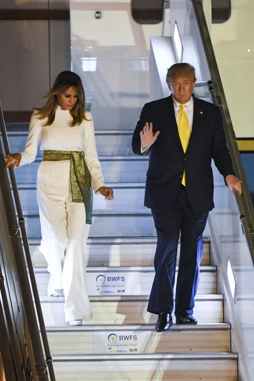 «Namaste Trump»: Θερμή υποδοχή για τον Τραμπ στην Ινδία