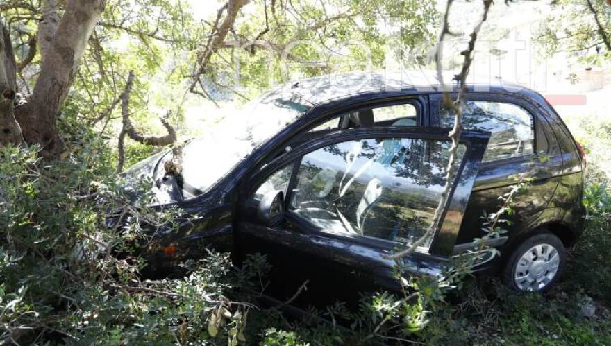 Τραγικός θάνατος για 48χρονη στην Κρήτη: Δεν τράβηξε χειρόφρενο και την παρέσυρε το αυτοκίνητό της