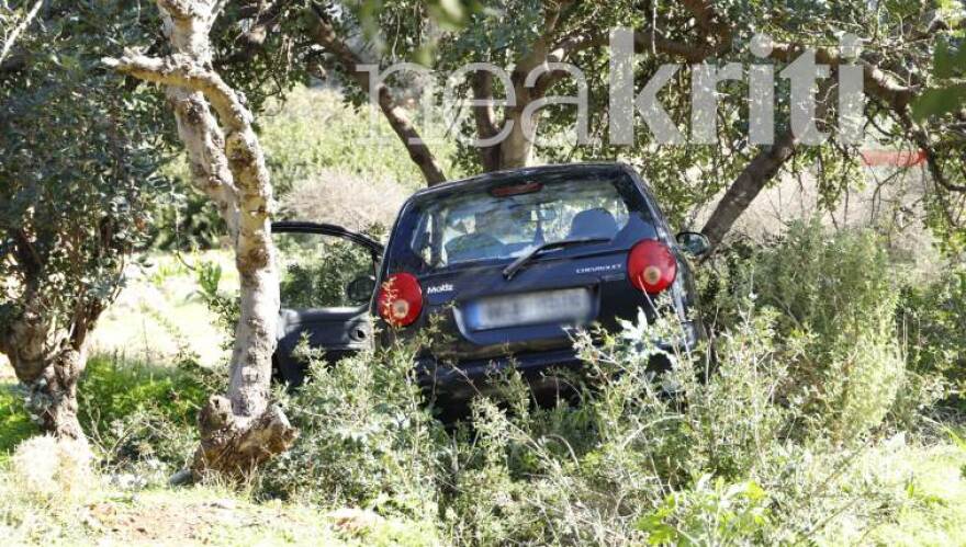 Τραγικός θάνατος για 48χρονη στην Κρήτη: Δεν τράβηξε χειρόφρενο και την παρέσυρε το αυτοκίνητό της