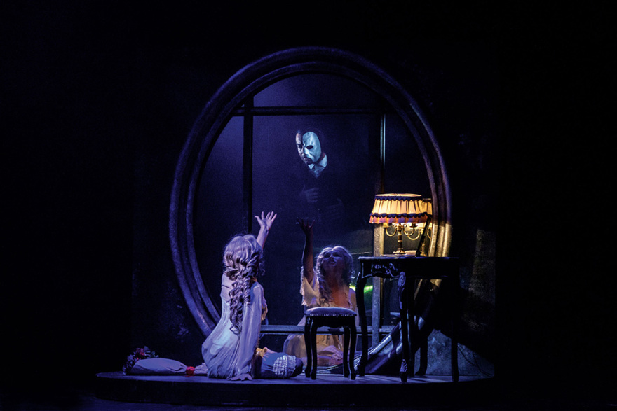 Phantom of the Opera: Το Λονδίνο ήρθε στο Γαλάτσι και μαγεύει το αθηναϊκό κοινό