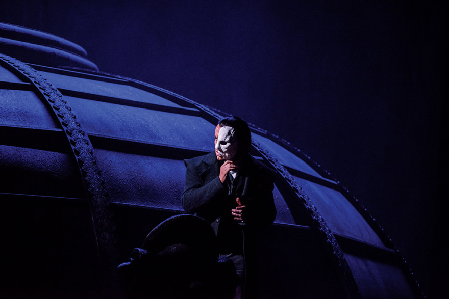 Phantom of the Opera: Το Λονδίνο ήρθε στο Γαλάτσι και μαγεύει το αθηναϊκό κοινό