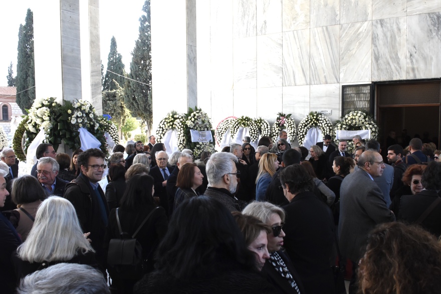 Η Ελλάδα αποχαιρέτησε την Κική Δημουλά 