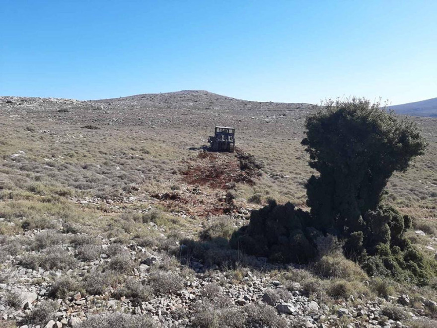 Μεταναστευτικό: Μπήκαν οι μπουλντόζες στη Χίο για την κλειστή δομή - Δείτε φωτογραφίες και βίντεο