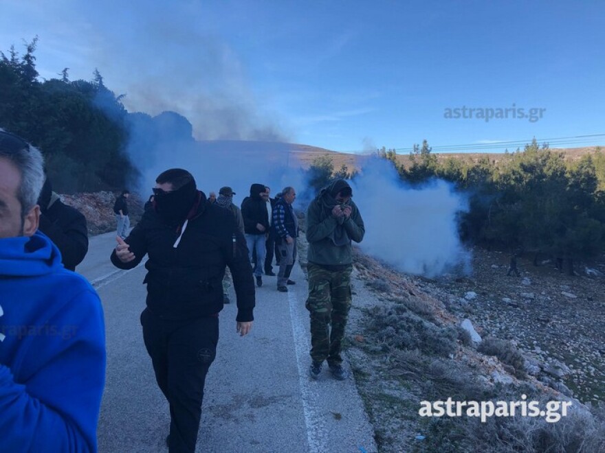 Μεταναστευτικό: Επεισόδια με χημικά σε Λέσβο και Χίο - Συγκρούσεις μεταξύ κατοίκων και αστυνομικών