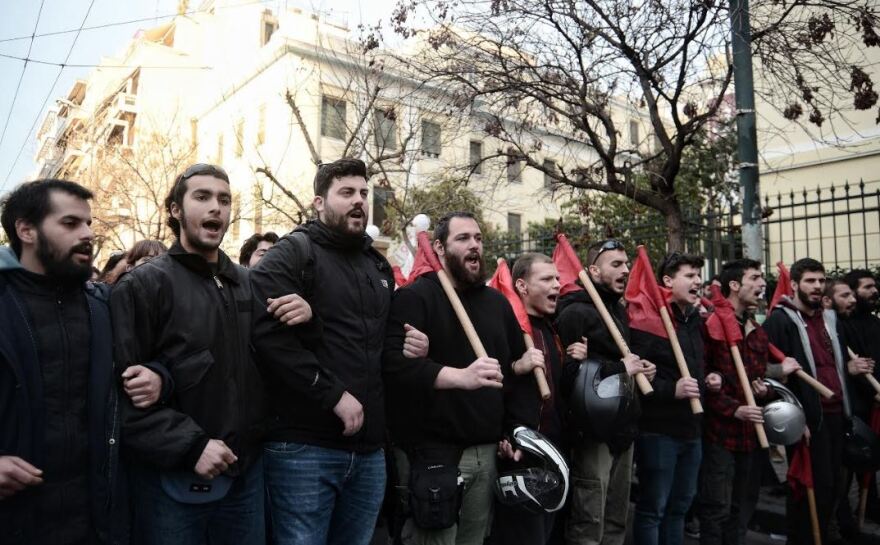 ΑΣΟΕΕ: Επεισόδια στην πορεία φοιτητών προς τη ΓΑΔΑ - Έξι τουλάχιστον οι προσαγωγές 