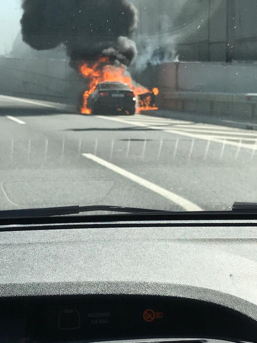Αττική Οδός: Φωτιά σε όχημα - Μποτιλιάρισμα στην έξοδο 9 - Ουρά χιλιομέτρων 