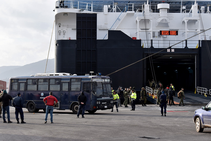 Μεταναστευτικό: Ο Μητσοτάκης βλέπει τους δημάρχους των νησιών μετά τη χυδαιότητα Μουτζούρη