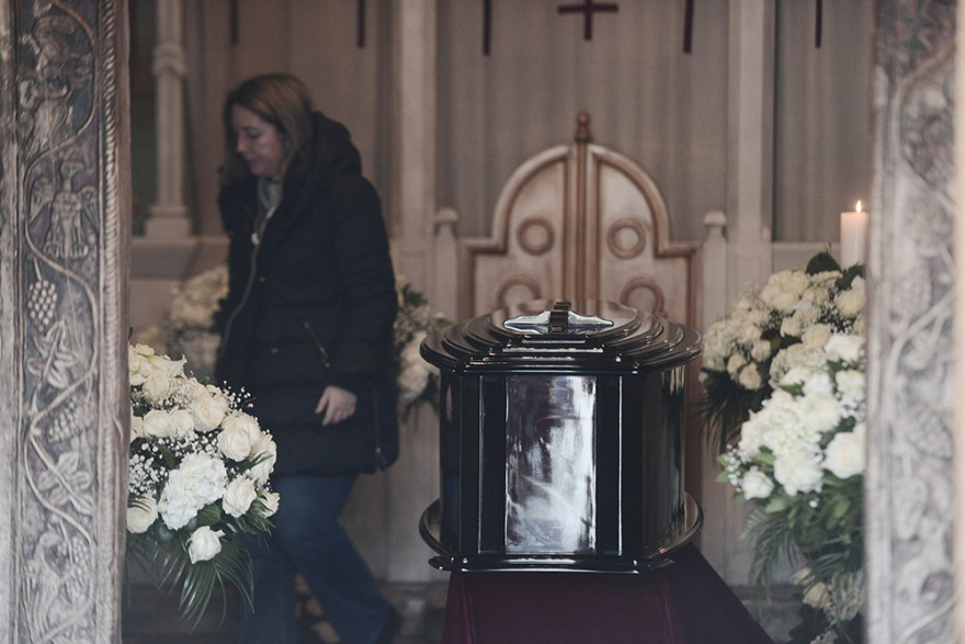 Κώστας Βουτσάς: Σε λαϊκό προσκύνημα η σορός του μεγάλου ηθοποιού - Δείτε φωτογραφίες