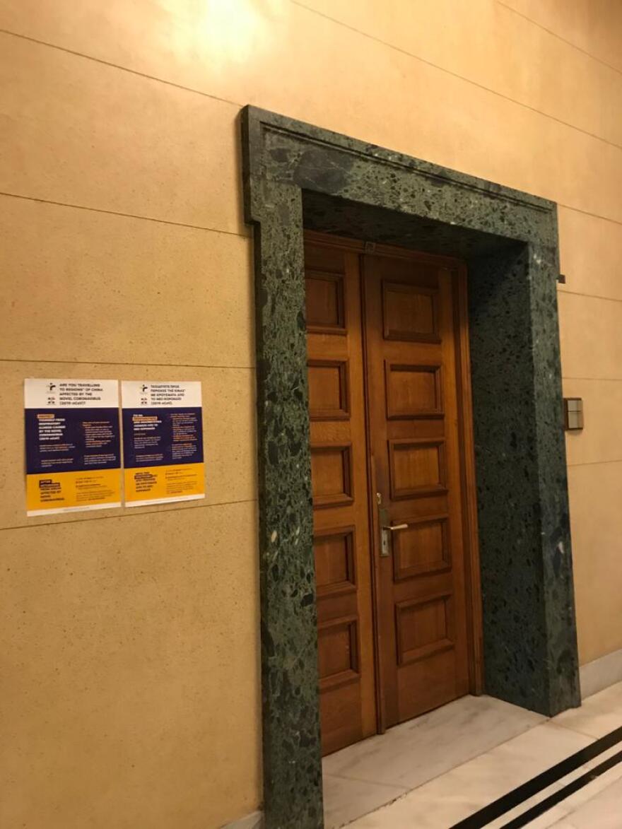 Κορωνοϊός: Έκτακτα μέτρα θωράκισης του κοινοβουλίου - Στήνουν ειδικό χώρο εκτός Βουλής