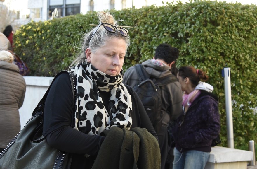 Κώστας Βουτσάς: Στο παρεκκλήσι της Μητρόπολης η Αλίκη Κατσαβού και οι κόρες του ηθοποιού 