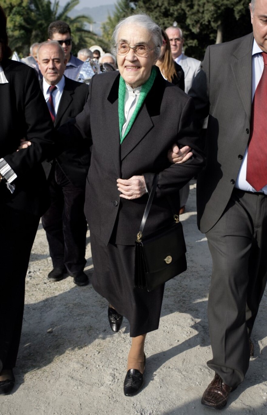 Αλβανία: Η ζωή και το τέλος της «σιδηράς» κυρίας του καθεστώτος Χότζα