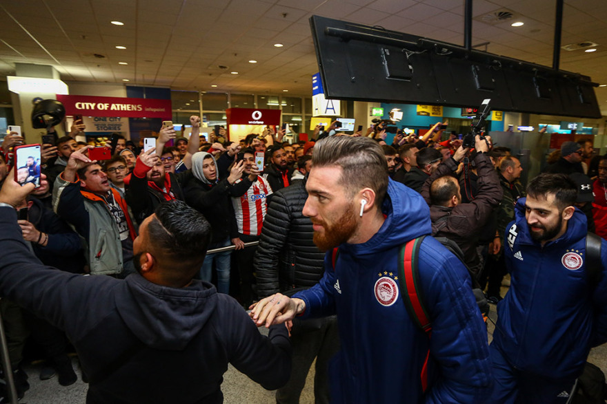 Ολυμπιακός: Βίντεο και φωτογραφίες από την μεγαλειώδη υποδοχή των θριαμβευτών του Λονδίνου