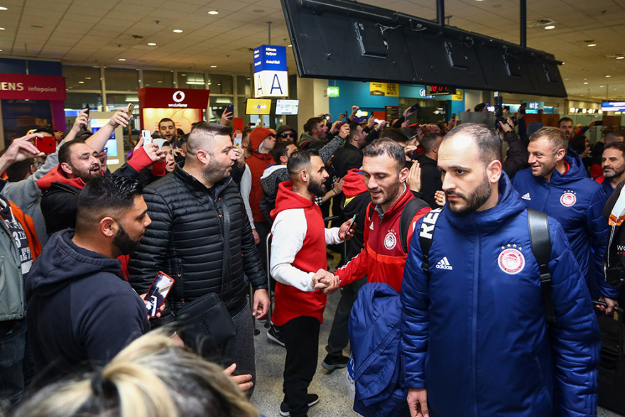 Ολυμπιακός: Βίντεο και φωτογραφίες από την μεγαλειώδη υποδοχή των θριαμβευτών του Λονδίνου