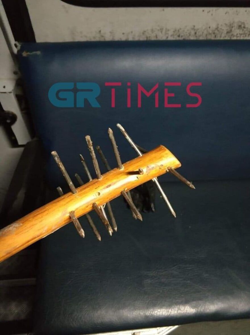 Μυτιλήνη: Οδηγός αγροτικού επιχείρησε να πατήσει άνδρες των ΜΑΤ - Δείτε βίντεο