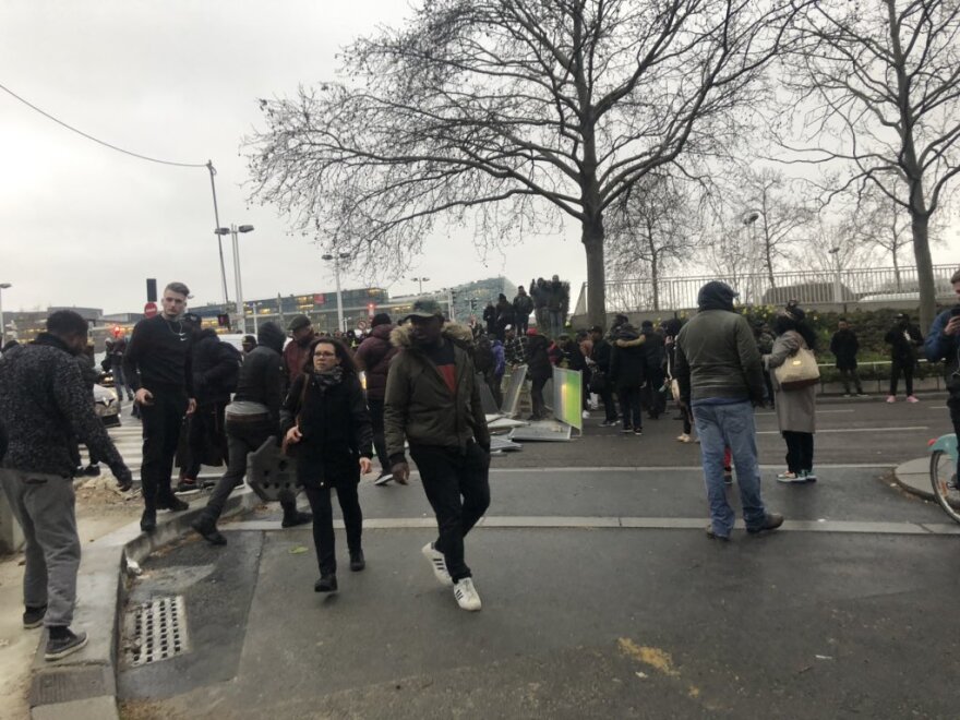 Μεγάλη πυρκαγιά στο Παρίσι: Εκκενώθηκε ο σιδηροδρομικός σταθμός Gare de Lyon