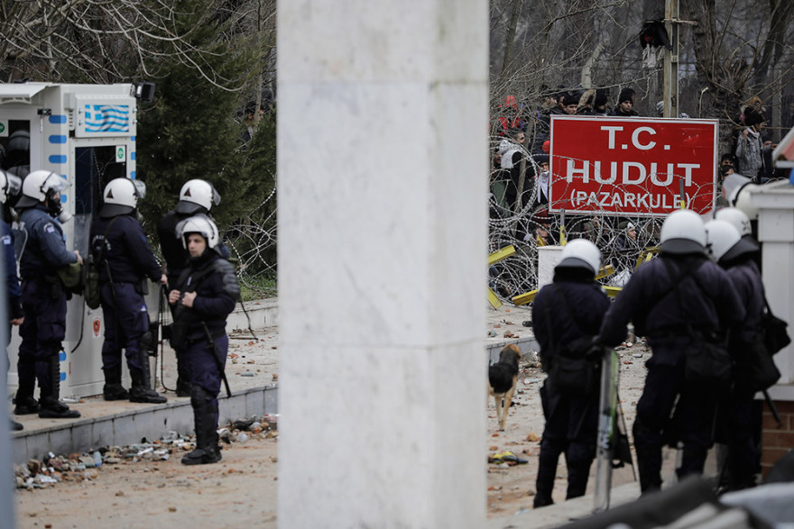  Μεταναστευτικό: Μόνη λύση το «σφράγισμα» των συνόρων - Στηρίζουν οι πολίτες τα μέτρα ασφαλείας 