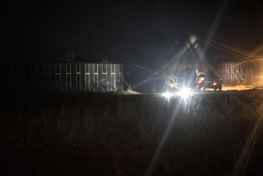 Έβρος: Πάνω από 13.000 μετανάστες στα ελληνοτουρκικά σύνορα - Δεύτερη νύχτα χάους