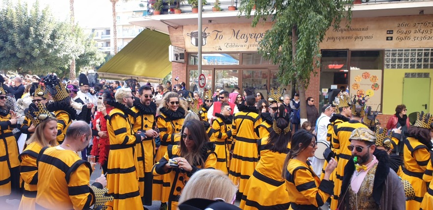 Κορωνοϊός: Στους 8.000 ανήλθαν οι καρναβαλιστές που παρήλασαν στην Πάτρα - Δείτε βίντεο