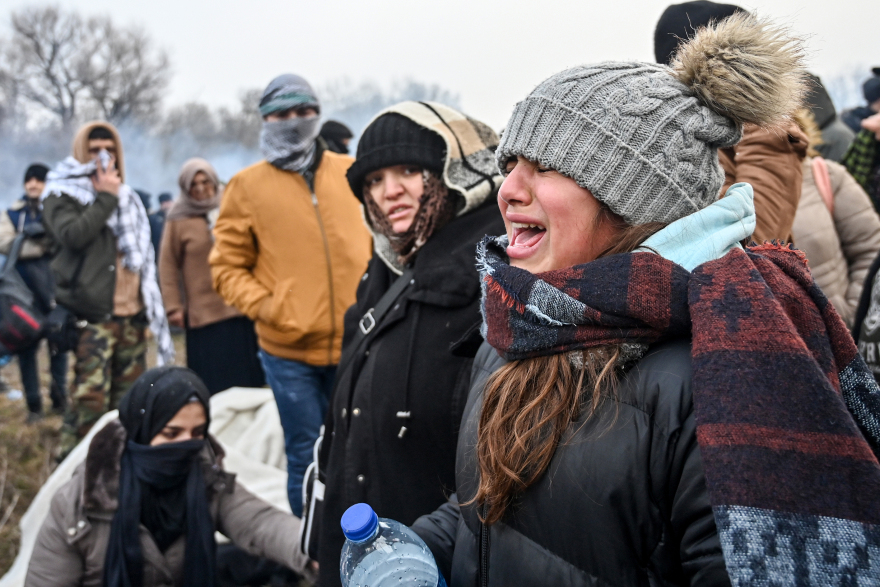 Μετανάστες στα σύνορα: Κόκκινος συναγερμός και νέα επεισόδια στον Έβρο - Δείτε βίντεο