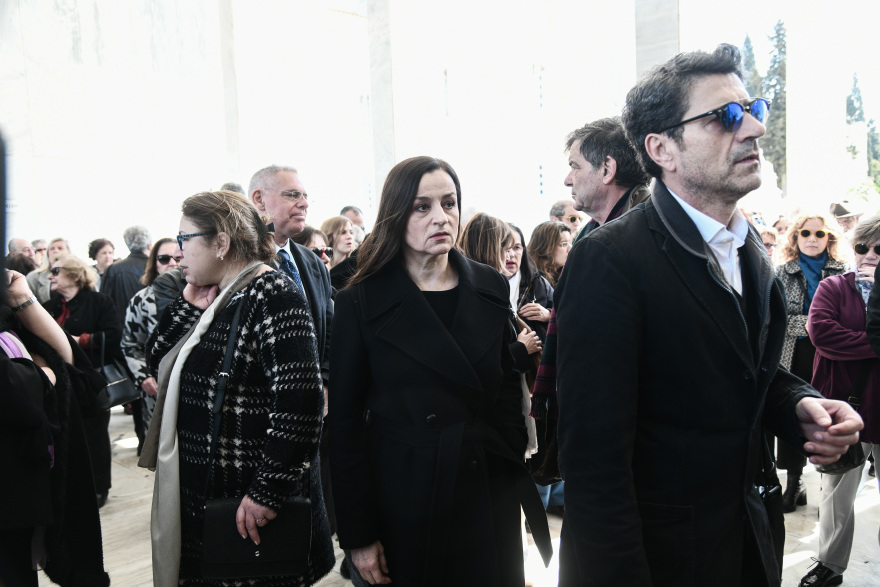 Άλκη Ζέη: Συγκίνηση στον τελευταίο αποχαιρετισμό