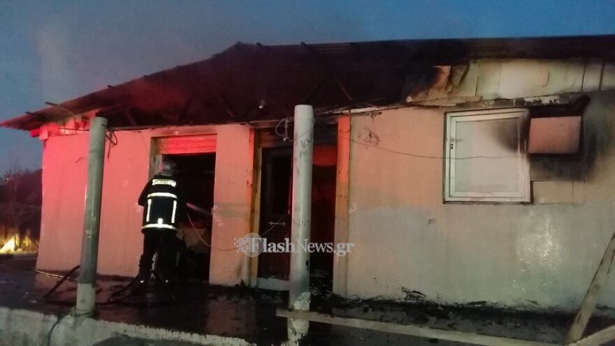 Χανιά: Σπίτι τυλίχθηκε στις φλόγες - Δείτε φωτογραφίες και βίντεο