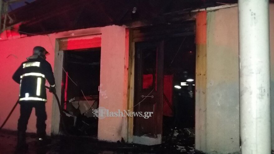 Χανιά: Σπίτι τυλίχθηκε στις φλόγες - Δείτε φωτογραφίες και βίντεο