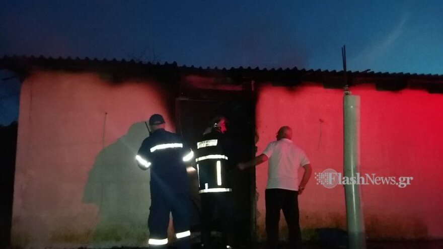 Χανιά: Σπίτι τυλίχθηκε στις φλόγες - Δείτε φωτογραφίες και βίντεο