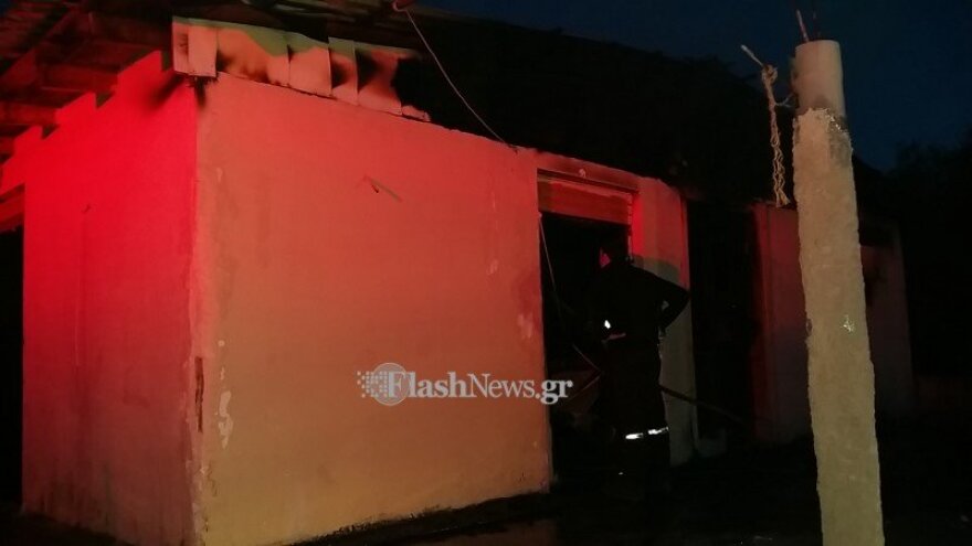 Χανιά: Σπίτι τυλίχθηκε στις φλόγες - Δείτε φωτογραφίες και βίντεο