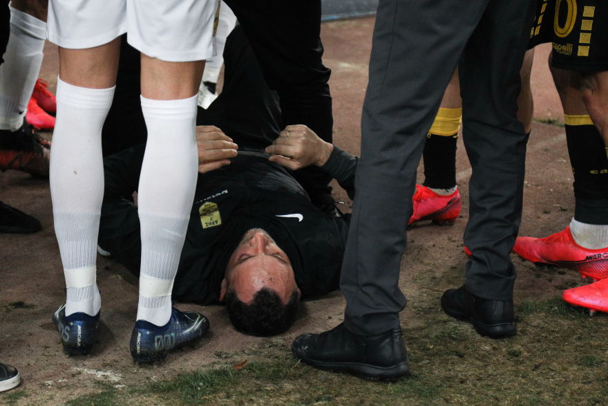 Κύπελλο ποδοσφαίρου, ΑΕΚ - Άρης: Χτύπημα στον γυμναστή της ομάδας καταγγέλλουν οι Θεσσαλονικείς