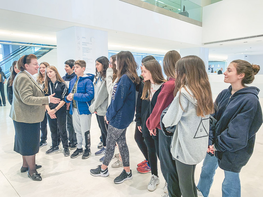 Λίνα Μενδώνη στο ΘΕΜΑ: Όσα περάσαμε γκρέμισαν τις «γραμμές»