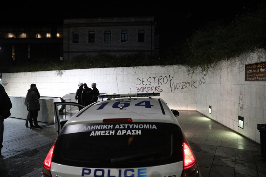 Βανδαλισμοί στο Μετρό «Ακρόπολη»: Αλβανός, Τούρκος, Γερμανός, Βρετανός, Σύρος στους 43 συλληφθέντες