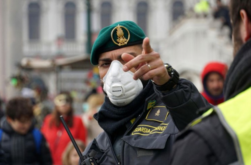 Κορωνοϊός στη Γαλλία: Θετικός στον ιό βρέθηκε υπάλληλος της Ντίσνεϊλαντ